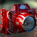 Aparat fotograficzny z puszek po Coca Coli