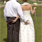 młoda para podczas ślubu