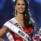 Miss Universe 2009 Stefania Fernandez