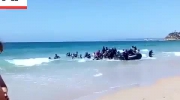 Nielegalni imigrancji z Afryki na... hiszpańskiej plaży