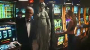 Leslie Nielsen w kasynie