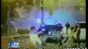 Policja brutalnie znęca się nad zatrzymanym
