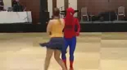 Taniec ze Spidermanem