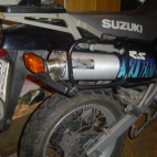 SUZUKI DR 650RSE- tlumik2