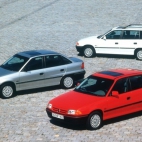 Opel Astra Sedan 1.6 tapety