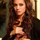 Angelina Jolie z wężem