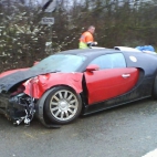 Zniszczone Bugatti Veyron