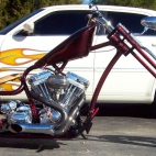 czerwony chopper i chrysler