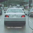 Kobieta w samochodziee
