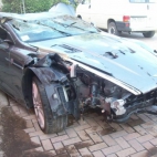 Rozbity Aston Martin DBS