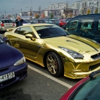 Złoty Nissan GT-R w Katowicach