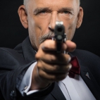 Janusz Korwin-Mikke - broń palna