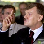 donald tusk = adolf hitler