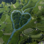 Serce ułożone z rzek
