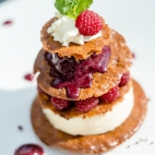 Mrożone creme brulle, sorbet z czarnego bzu.jpg
