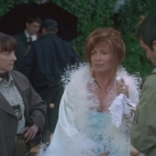 Loren G z kilkoma osobami