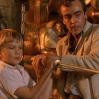 Alex Jonathan i berło włócznia Ozyrysa.jpg