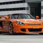 Porsche Carrera GT orange