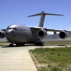 Amerykanski-wojskowy-samolot-transportowy-C-17-Globemaster-800x450