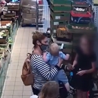 Dziecko dusiło się w sklepie Chłopca uratowała policjantka wideo  Informacje z Polski i Świata