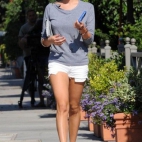 2f5dbfabc3f83e6983a995f8b5835b98