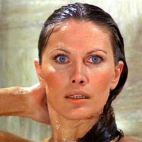 andrea-anders-maud-adams-man-with-the-golden-gun-