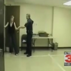 Policjant pobił kobietę na posterunku - CD