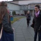 Matka upokorzyła córkę przed koleżankami z klasy