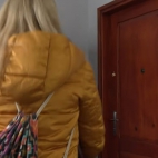 Mela była zażenowana zachowaniem swoich przyjaciółek