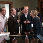Modern-Family-Episode-9-Season-14-Spanks-for-the-Memories-06