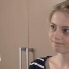 Dowiedziała się, że jej mama pracuje w klubie ze striptizem [Ukryta Prawda]