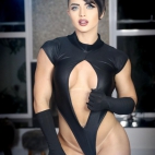 1737517Yanne Moura