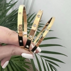 385001272_702143475285714_99351179114862891_n