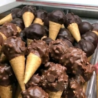 385033602_255440557497543_1609865248375104540_n