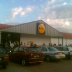 LIDL  CONNECTING PEOPLE :DDDD
