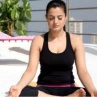 Hot Yoga Pictures Of The Hottest Bollywood Actresses (8)