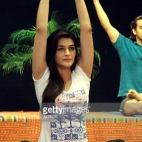 Hot Yoga Pictures Of The Hottest Bollywood Actresses (22)