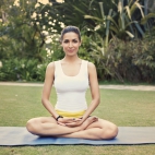 Hot Yoga Pictures Of The Hottest Bollywood Actresses (55)