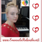 Emanuela Rabinska behind the piano