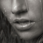 juliane-raschke-wet-lips-1920x1200