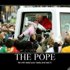 papież porywa dzieciaka