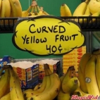 Krzywe żółte owoce