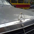 Nowy znaczek Mercedesa