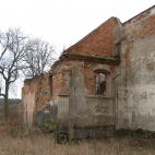 Ruiny kosciola w bylych Chojnicach 4