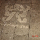 graffiti na chodniku