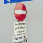 Znaki Drogowe - Dziwny zakaz wjazdu!