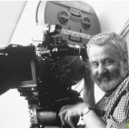 Mike Leigh biografia