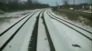 Kamera na przodzie pociągu i kraksa z ciężarówką