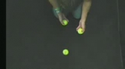 Jak nauczyć się żonglować trzema piłkami