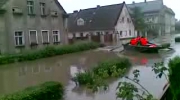 Wojsko udziela powodzianom pomocy